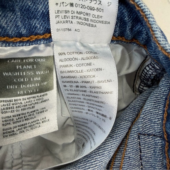 Levis Woman’s Classic Blue Premium Jeans Ribcage Straight Ankle Jeans size 25 - Picture 11 of 11